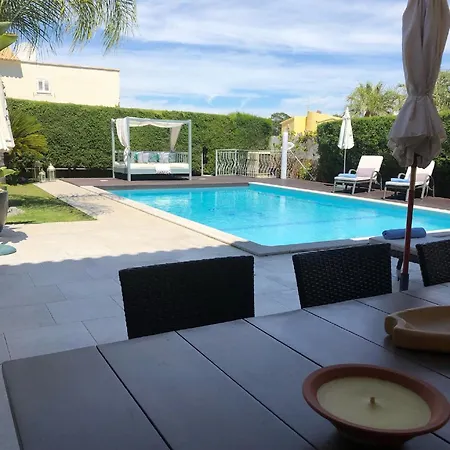 A Charming Property Only A 2 Minute Walk To Beach Apartment Albufeira