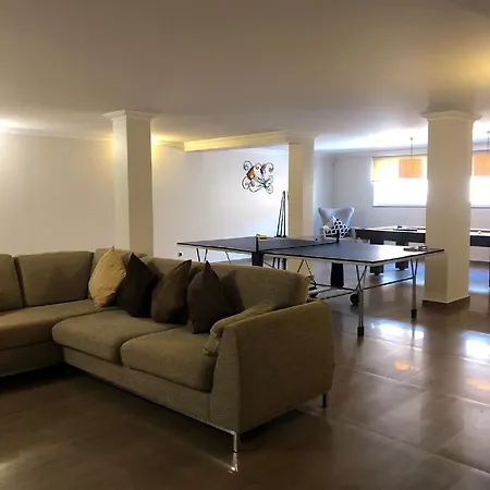 Apartmán A Charming Property Only A 2 Minute Walk To Beach
