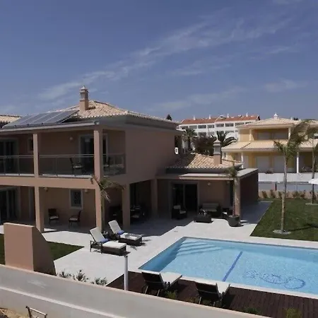 A Charming Property Only A 2 Minute Walk To Beach * Albufeira