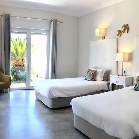 A Charming Property Only A 2 Minute Walk To Beach * Albufeira