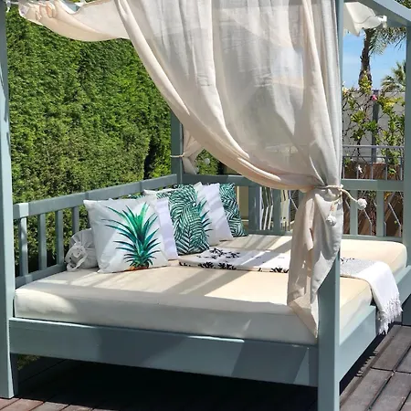 شقة A Charming Property Only A 2 Minute Walk To Beach