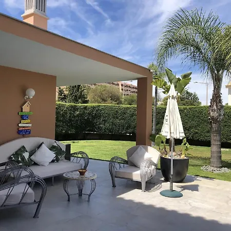 A Charming Property Only A 2 Minute Walk To Beach * البوفيرا